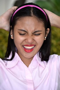 Stres altında azınlık kız