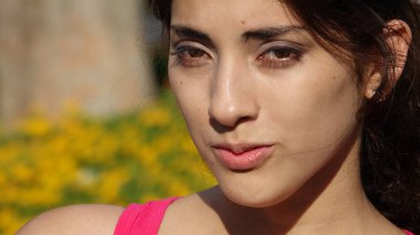 Bir Unemotional İspanyol Kadın