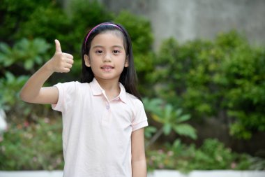 Başparmak yukarıya ile ara