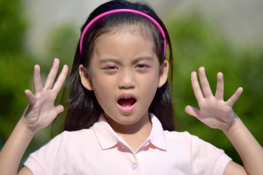 Bir Şok Petite Kişi