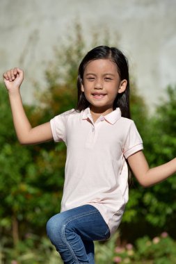 A Diverse Tween Dancing