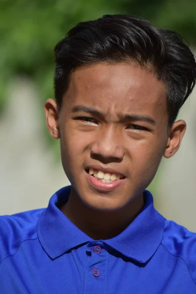 Suparat tineri adolescenta baiat — Fotografie, imagine de stoc