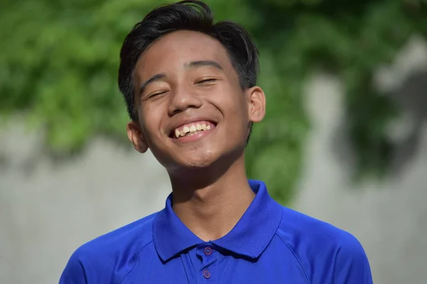 Mutlu Azınlık Teen Boy — Stok fotoğraf