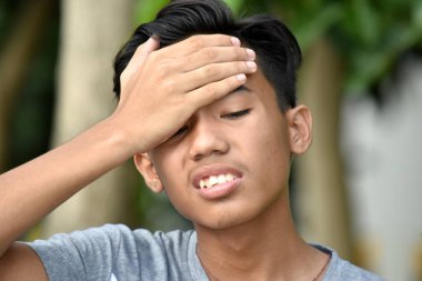 Ateşi Olan Bir Genç