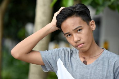 Genç Çocuk ve Karışıklık