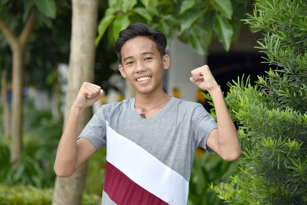 Ein muskulöser philippinischer Mensch — Stockfoto