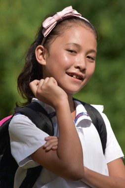 Genç Asyalı kız öğrenci ve mutluluk