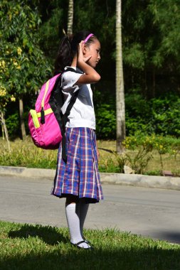 Bir Kız Öğrenci İşitme