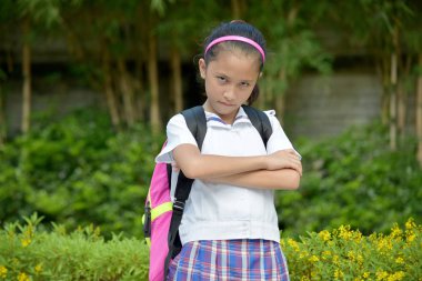 İnatçı Katolik Azınlık Kız Öğrenci