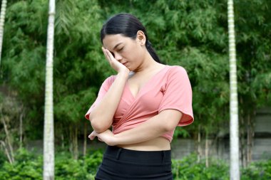 Uykulu güzel Asya kadın