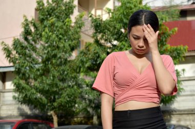 Çekici Filipinli Kadın Ve Stres