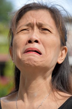 Bir Tearful Çeşitli Gramma