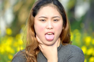 Boğucu bir Filipina erkek