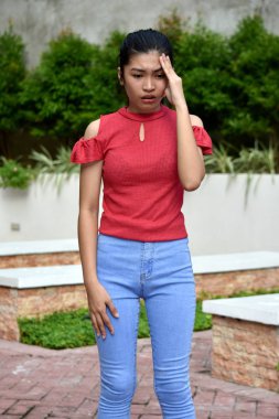 Stresli bir kadın çocuk.