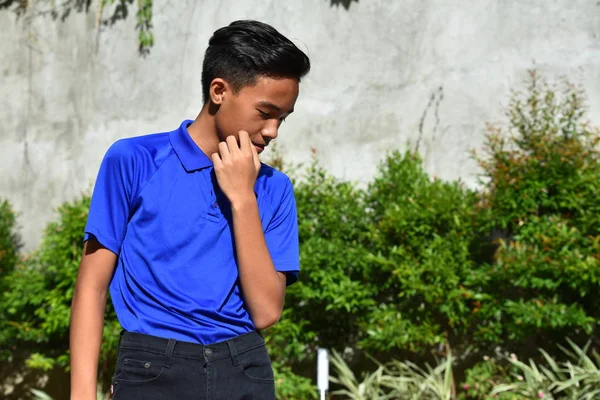 Magányos filippínó Boy ifjúsági — Stock Fotó