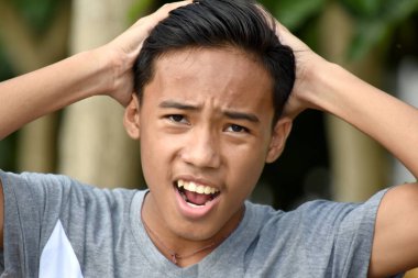 Çeşitli erkek genç ve anksiyete