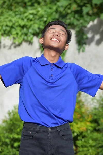 Tinédzser Boy és a szabadság — Stock Fotó