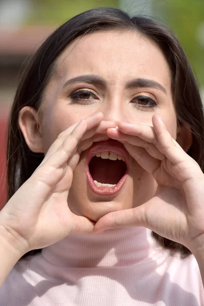 An Adult Female Yelling — Stock Photo, Image