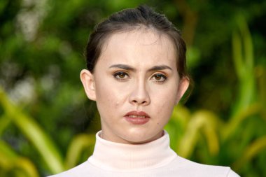 Heyecansız bir genç kişi