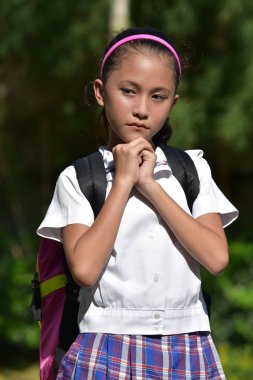 Notebooklar Ile namazda hazırlık azınlık kız öğrenci