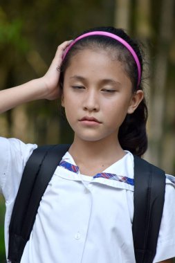 Unutkan Bayan Öğrenci