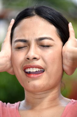 Sessiz Çekici Azınlık Kişi