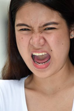 Kızgın bir kadın kadın