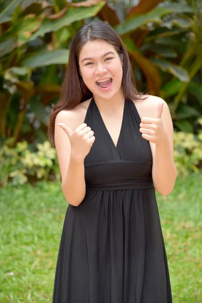 Felice bella persona filippina — Foto Stock