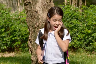 Sürpriz Kız Öğrenci Üniforma giyen