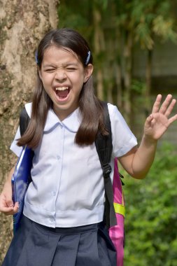 Not Defterleri ile Kızgın Filipinli Öğrenci Çocuk