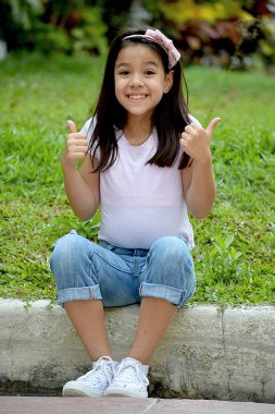 Oldukça Asya kadın ve mutluluk