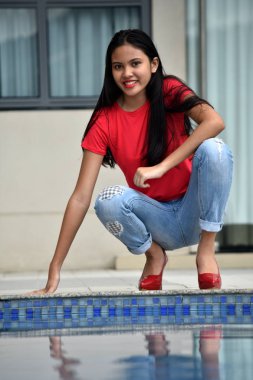 Mutlu Kadın Çocuk Oturma