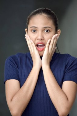 Bir Ürkmüş Genç Kişi