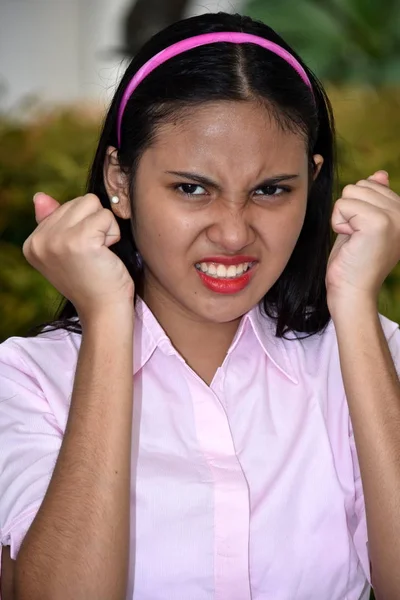 Irritado jovem Filipina menina — Fotografia de Stock