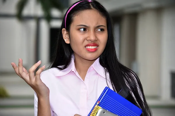 Indeciso joven asiático persona con cuadernos — Foto de Stock