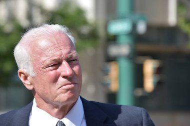 Unemotional İş Adamı Downtown