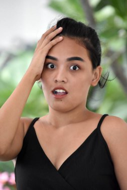 Şok Bir Kadın Çocuk