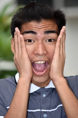 Sürpriz bir yetişkin erkek