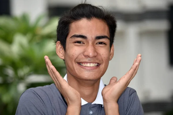 Un hombre varón sorprendido —  Fotos de Stock