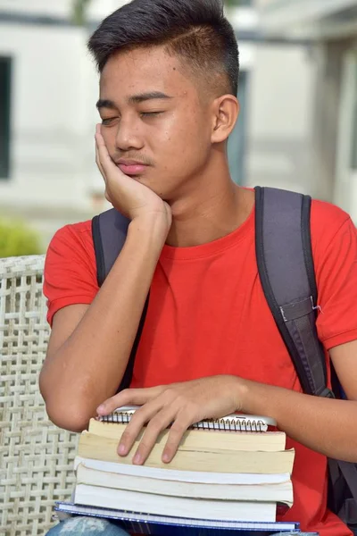 Asiático macho estudiante y tristeza —  Fotos de Stock