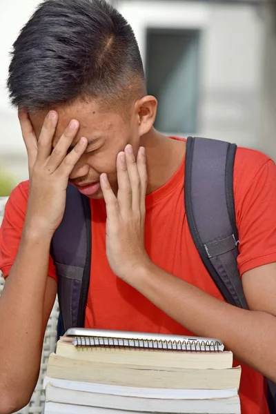 Deprimido Filipino Boy Student — Fotografia de Stock