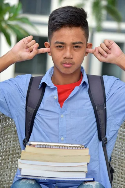Estudiante de Minoría Juvenil Silenciosa con Cuadernos — Foto de Stock