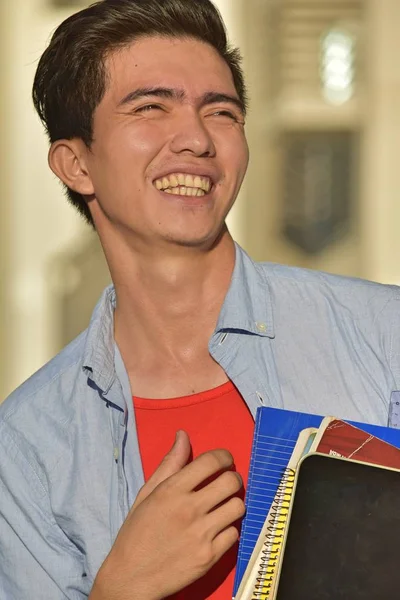 Università minoritario ragazzo studente ridere — Foto Stock