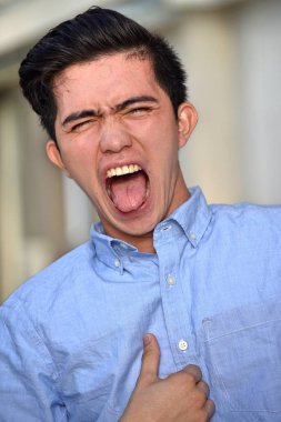 Yakışıklı Farklı Kişi Eğleniyor