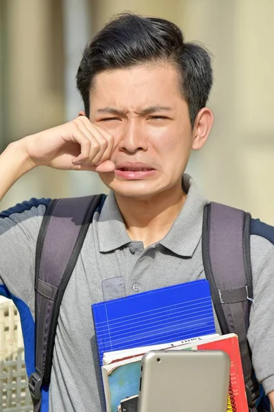 Ένα δακρυσμένα αγόρι μαθητής — Φωτογραφία Αρχείου