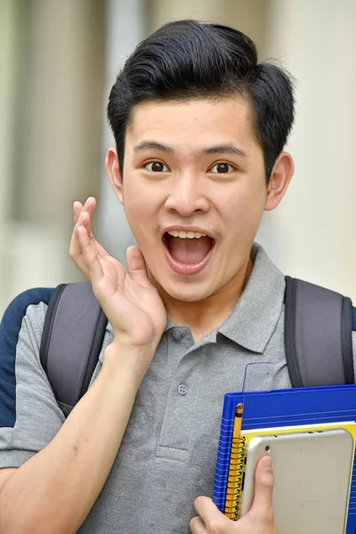 Uno studente ragazzo sorpreso — Foto Stock
