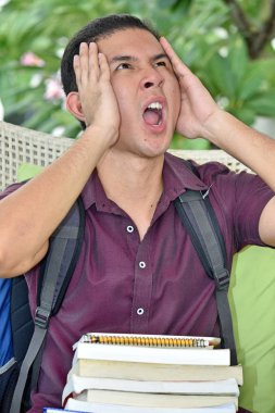 Stres altında çocuk öğrenci