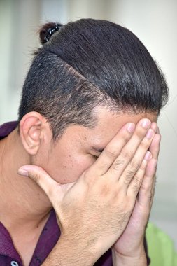 Utanç Verici Genç Erkek