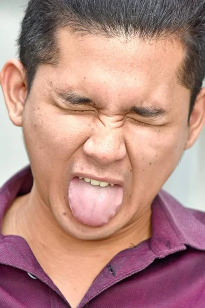 Nemocný šikovný filipínský muž — Stock fotografie