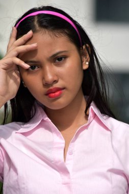 Güzel Azınlık Kız Karar Verme